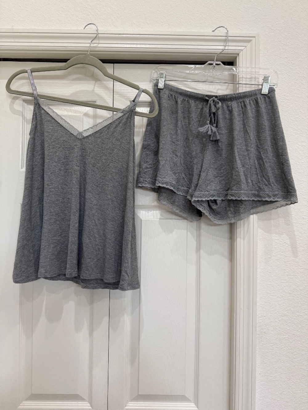 Gilligan O’Malley gray sleep set. Tank and shorts. Very good condition. Small